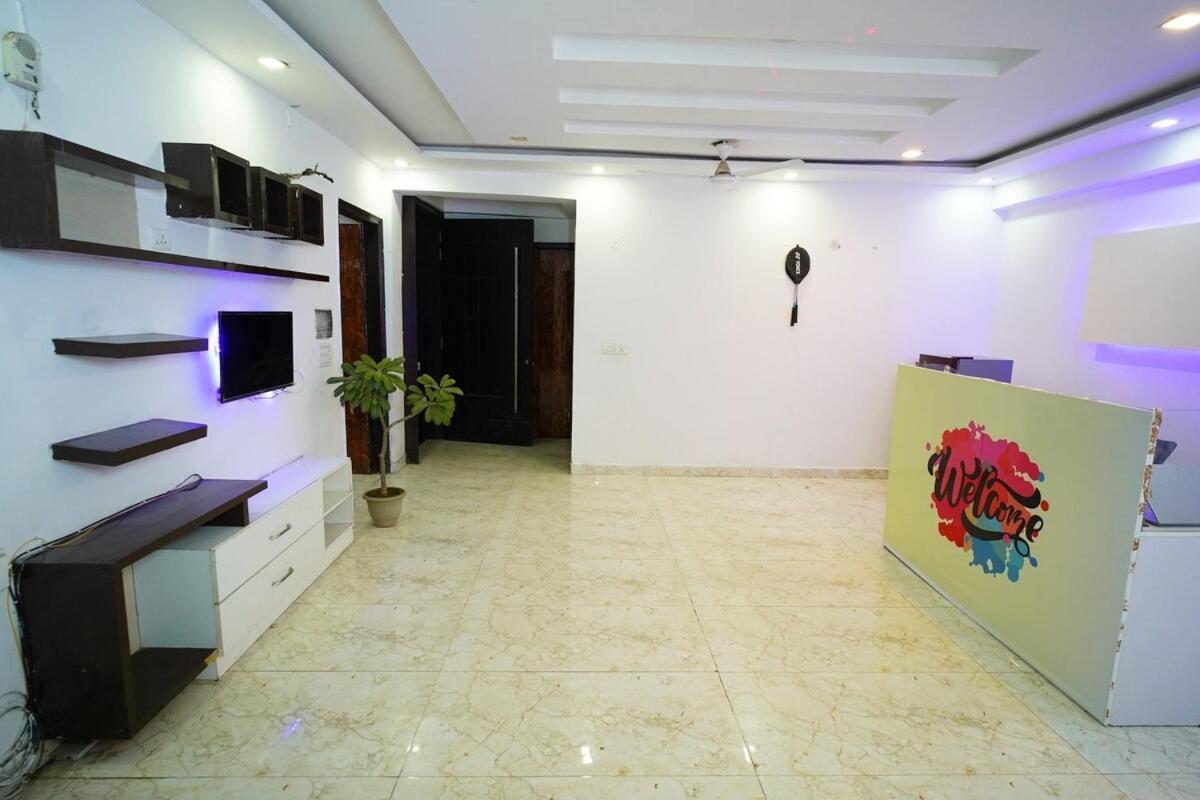 Airport Distance Large Apartment New Delhi