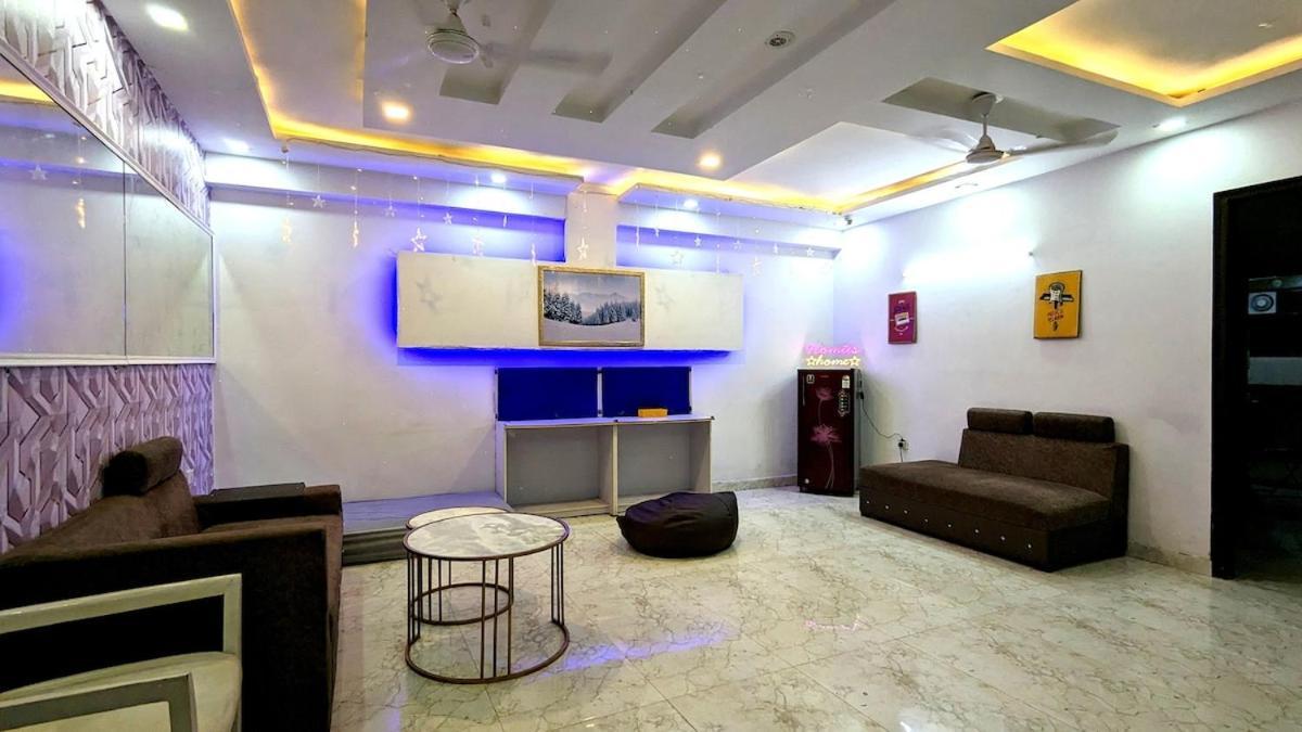 Apartment Airport Distance Large New Delhi